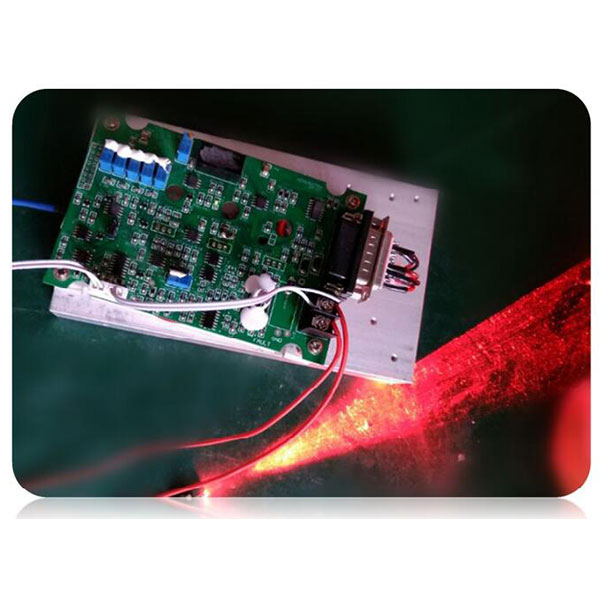 650nm 0~8W 赤色 高出力 ファイバ結合レーザー ソフトウェア制御可能なレーザー